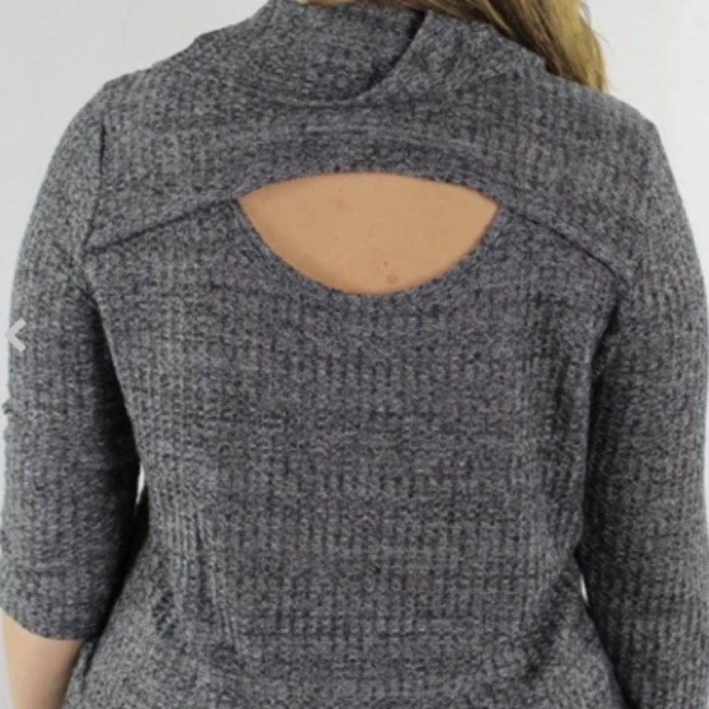 Cowl neck 3/4 sleeved knit sweater - Picture 2 of 4